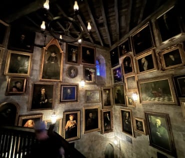 See The Insides Of Hogwarts