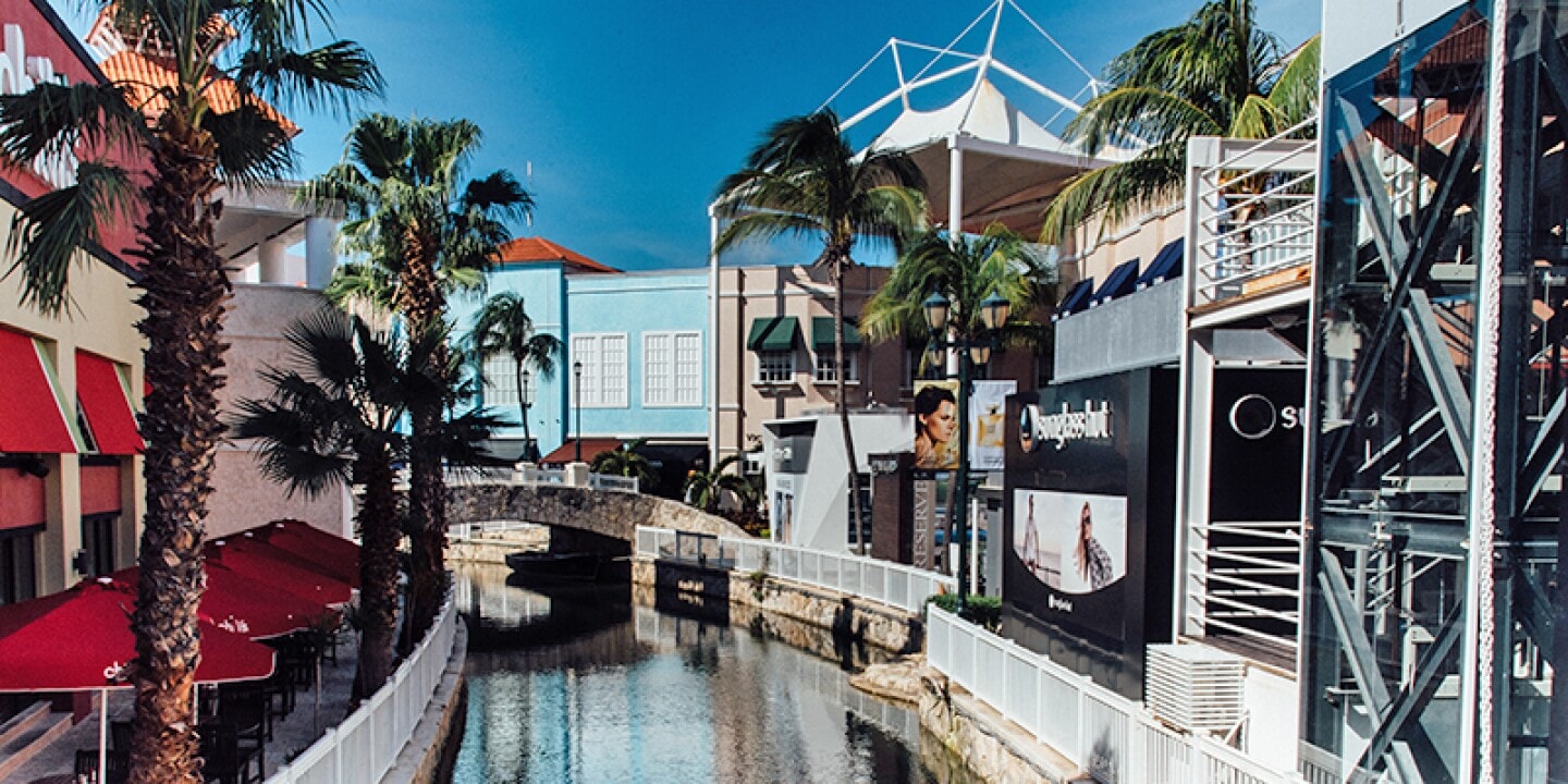 La Isla Shopping Village