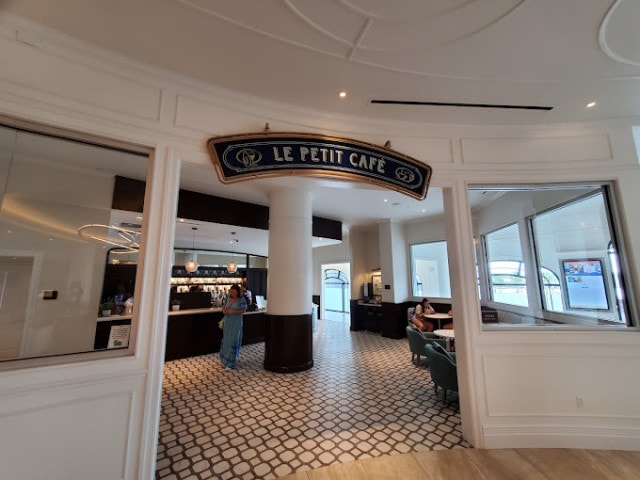 Le Petit Cafe at Disney Riviera Resort